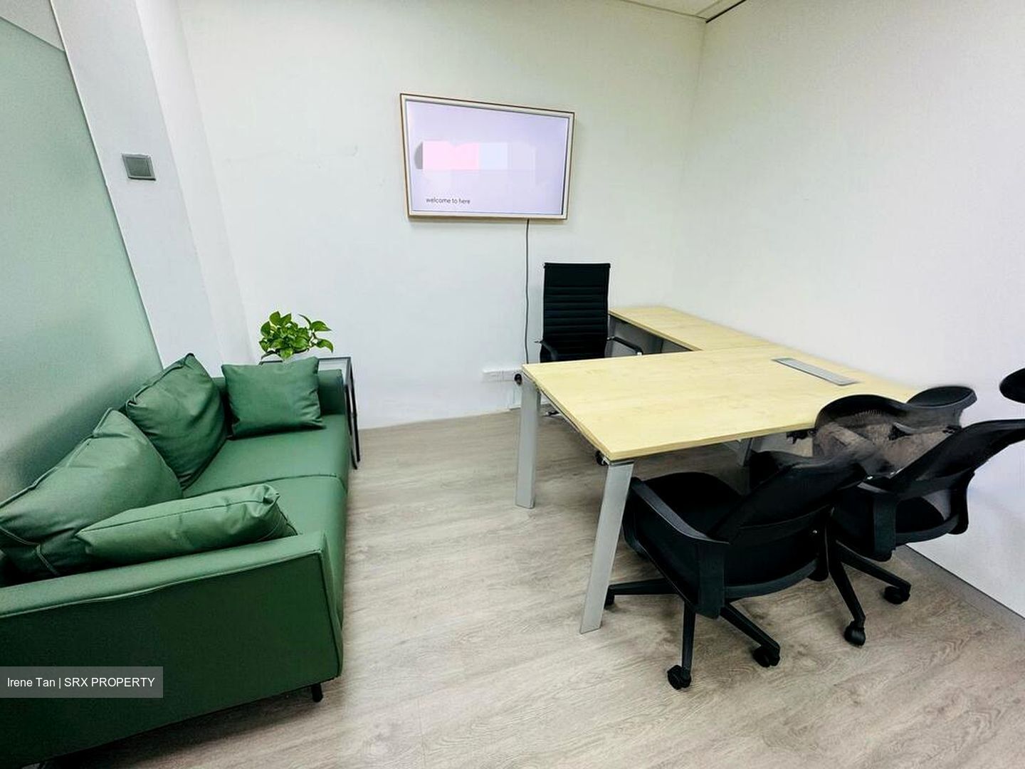 International Plaza (D2), Office #454546971